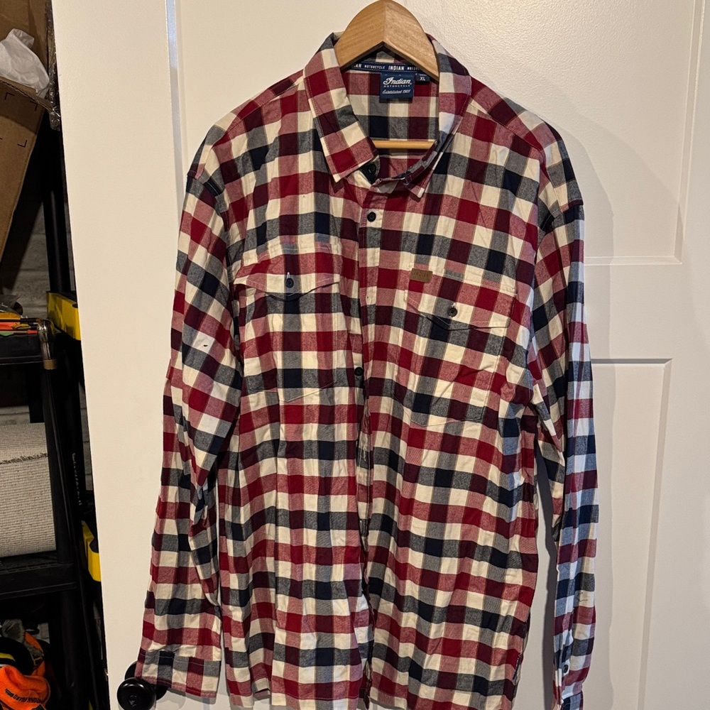 Casual Red & Navy Plaid Button-Down Shirt - Unknown Brand
